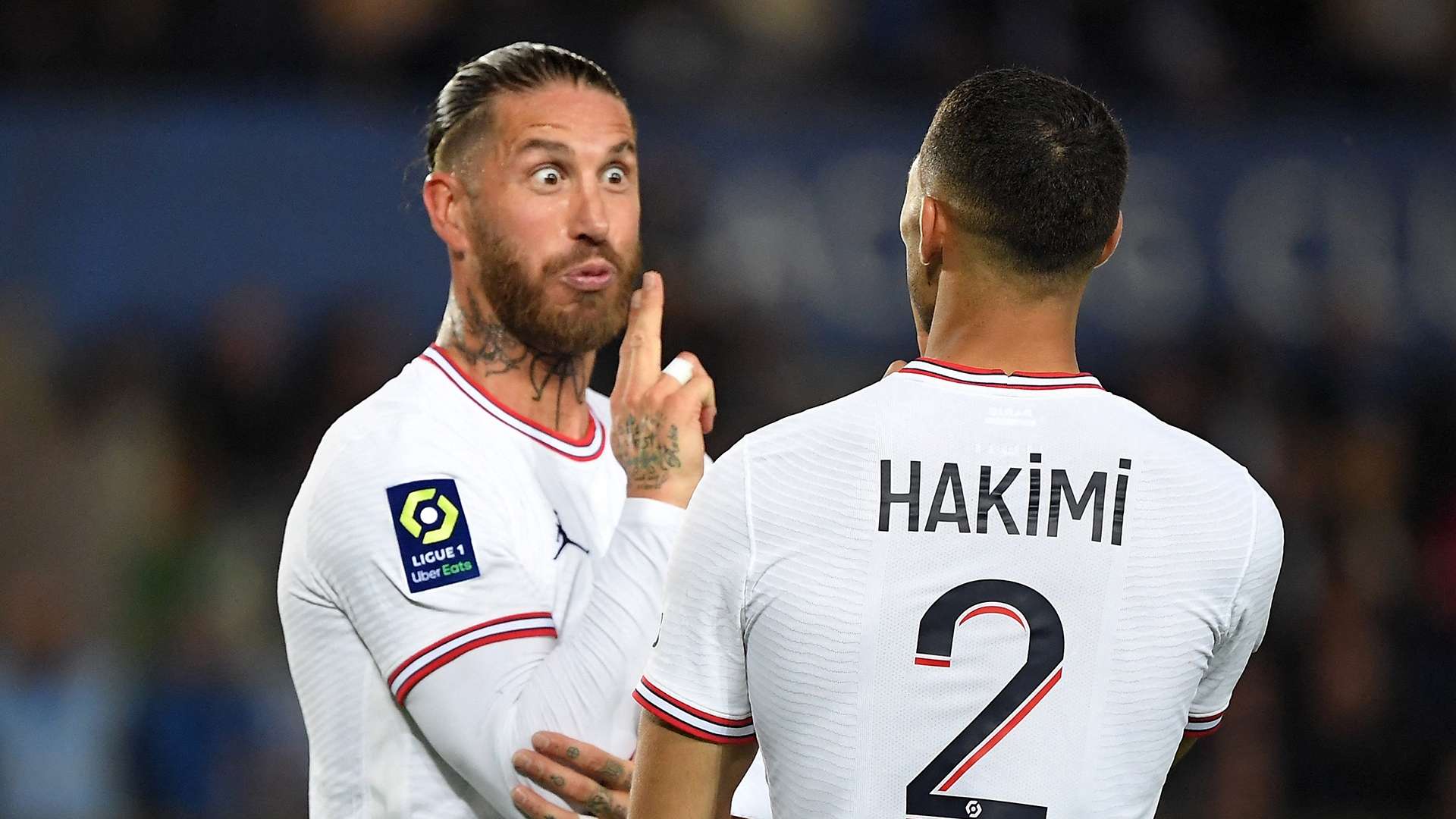 中往往扮演 中往往扮演